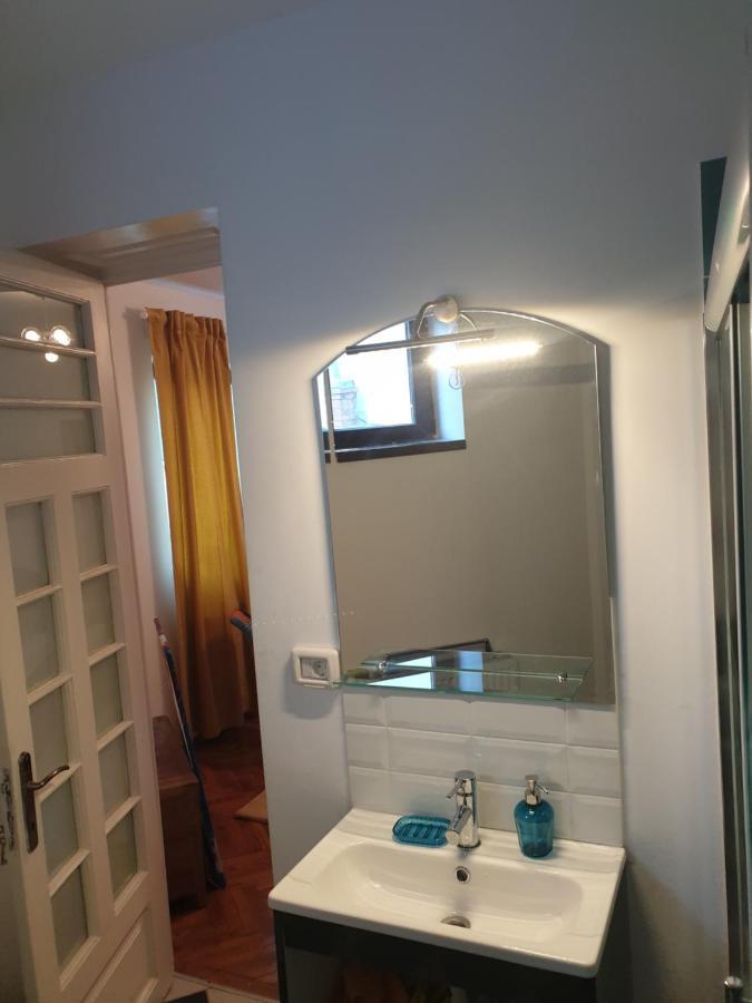 Studio Yellow - Piata Victoriei Bucureşti Ngoại thất bức ảnh